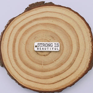 Vintage antiguo plateado dos lados grabado rectángulo estampado hermoso más fuerte que ayer colgante inspirar joyería DIY - Product Image 6