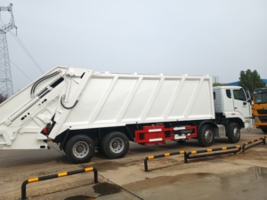 Camion de collecte des déchets Sinotruk Howo 8x4 28cbm, camion compacteur de déchets, véhicule de collecte des déchets - Product Image 3