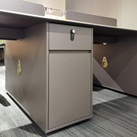 Poste de travail modulaire moderne en bois pour coworking 2 places Bureau en bois pour le personnel scolaire pour la modularité et le confort