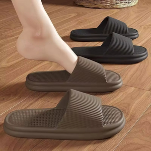 Pantuflas Antideslizantes y Antiolor para Interiores/Exteriores, Estampadas, para Hombre, Moda Verano 2026, con Características Antibacterianas y Silenciosas - Product Image 3