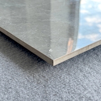 Carreaux de marbre gris brillant résistants à l'usure Kewent 600x600 mm pour la décoration moderne des sols de maison 60x60
