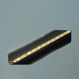 Elegante Brazalete de Oro de 22K con Acabado Texturizado, Diseño Artesanal de Primera Calidad para Uso Diario y Ocasiones Festivas - Product Image 2