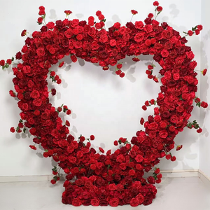 Arco di Fiori Artificiali a Forma di Cuore Rosso per Matrimoni, Proposte di Matrimonio e Decorazioni di San Valentino - Product Image 3