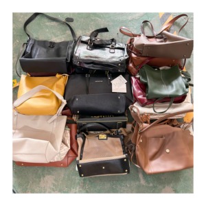 Bolsas grandes usadas al por mayor <span class=keywords><strong>A4</strong></span>, bolsos de segunda mano Ukay, bolsos de hombro, ropa usada en fardos - Product Image 1