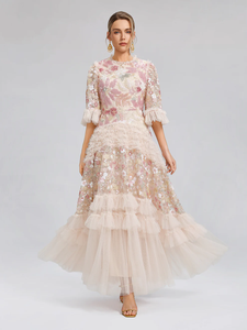 Abito lungo <span class=keywords><strong>da</strong></span> donna in tulle rosa cipria ricamato floreale, modello 2026 ODM, <span class=keywords><strong>con</strong></span> silhouette ampia, collo a balze e maniche a 3/4, a balze, elegante - Product Image 5