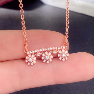 Collana con Ciondolo a Fiore Fresco per Donne, Accessorio da Collo Semplice per Uso Quotidiano, Gioiello di Moda per Outfit - Product Image 4