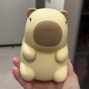 ไฟกลางคืนซิลิโคนรูปคาปิบาร่าน่ารัก ชาร์จ USB ได้ ไฟ LED เปลี่ยนสีได้ เหมาะสำหรับเด็ก ใช้ข้างเตียง ลายการ์ตูนสัตว์ ไฟกลางคืนสำหรับห้องเด็ก - Product Image 6