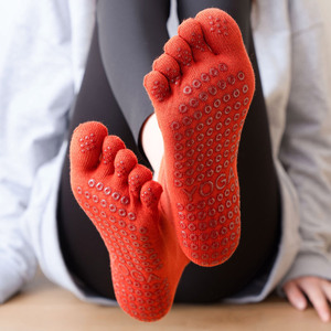 Chaussettes Bioserica Era à basse hauteur et à adhérence totale pour femmes - Chaussettes antidérapantes à cheville, chaussettes pieds nus à cinq orteils, yoga, pilates, ballet - Product Image 2