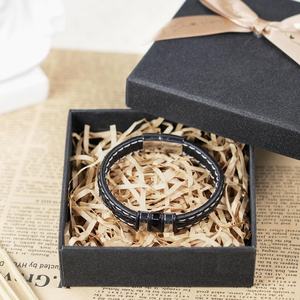 Bracelet en pierre naturelle gravé personnalisé pour homme Easycosy - Cadeau unique pour papa, grand-père, petit ami, mari, anniversaire - Product Image 6