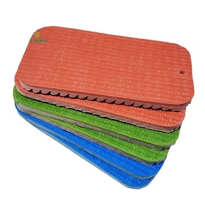 Terrain multisports scolaire préfabriqué en matériau synthétique rouge pour piste d'athlétisme - Product Image 1