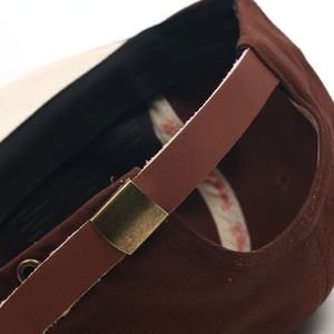 Gorra de béisbol vintage de 5 paneles de alta calidad con parche bordado personalizado y visera plana con cierre a presión - Product Image 5