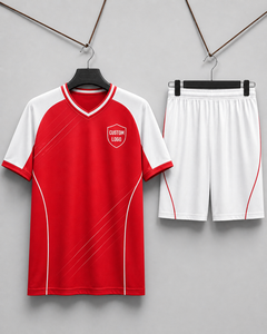 Ensemble d'uniformes de football personnalisés OEM pour hommes, manches courtes, respirant, 100 % polyester, imprimé par transfert thermique, tenue de sport d'entraînement, kit d'équipe - Product Image 1