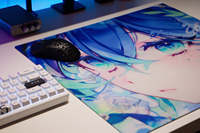 Tapis de souris personnalisé de haute qualité, à faible bruit, en verre trempé, avec logo d'anime et de dessin animé, écologique, anti-rayures, lisse, pour jeux