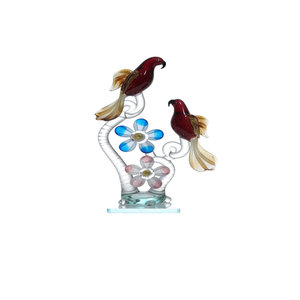 Décoration florale artisanale en verre en forme de perroquet, oiseaux rouges à tige torsadée avec fleurs bleues et roses, pièce décorative de table pour la maison - Product Image 2