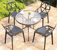 Meubles de jardin, table et chaises de salle à manger d'extérieur, ensemble table et chaises, patio, cadre en aluminium, bois, hôtel, café haut de gamme, restaurant