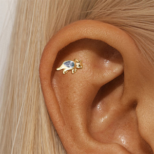 Piercing de cartilage en argent S925 plaqué or 18 carats avec pierres CZ colorées amusantes en forme de dinosaure pour hélix à dos plat - Product Image 6