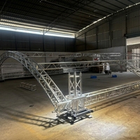 Structure de scène en aluminium courbée, ronde et circulaire, sur mesure, pour festival de musique, spectacle de DJ et événements.