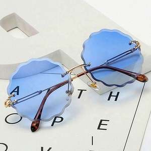 Gafas de Sol Redondas de Metal con Logotipo Personalizado, Gafas de Sol con Degradado de Color para Mujer, Gafas de Sol sin Montura con Forma de Flor para Mujer - Product Image 2