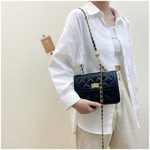 Bolso Bandolera de Moda al por Mayor, Diseño de Nicho, Un Solo Hombro, Cierre de Solapa, Cadenas, Poliéster, Correa Única, Diseño Cuadrado Pequeño - Product Image 4