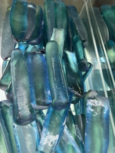 Saphir Paraiba synthétique brut non taillé en corindon - Product Image 6