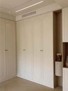 Armario Moderno de Madera con Diseño Independiente, Características Extensibles y Ajustables, Construcción Duradera, Color en Contraste, Uso Multi-Espacio - Product Image 2