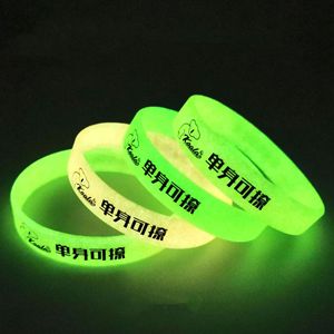 מותאם אישית מתנות אישית אישית צמיד קידום מכירות צמיד עם לוגו מותאם אישית זוהר ב שחור צמיד סיליקון - Product Image 6