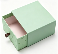 Boîte à tiroir en papier rigide écologique personnalisée pour bijoux, avec revêtement UV, gaufrage, laminage mat et doublure en éponge pour l'emballage et le rangement