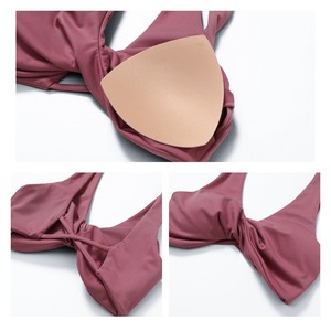 جودة عالية تصميم جديد المطبوعة امرأة سوداء اقتصاص رفع الجبهة تويست فتح الظهر الصيف عالية التأثير حمالة الصدر الرياضية - Product Image 4