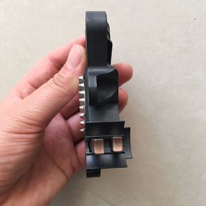 Cho <span class=keywords><strong>Fiat</strong></span> Grand Siena II Palio 14V chính hãng xe điều chỉnh điện áp 14V 0272220733 0272220703 77366391 cho Bosch - Product Image 3