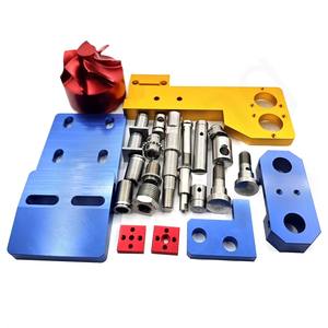 Pièces usinées CNC personnalisées en acier inoxydable et <span class=keywords><strong>POM</strong></span> pour l'usinage-Raccords fraisés complexes Connecteurs pour machines de traitement des aliments - Product Image 1