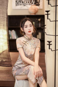 2025 Vintage de gran tamaño <span class=keywords><strong>Qipao</strong></span> <span class=keywords><strong>mujer</strong></span> <span class=keywords><strong>tradicional</strong></span> chino Cheongsam en satén estampado Floral Vestidos florales en estilo chino - Product Image 5