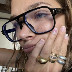 Lunettes de soleil rétro décontractées à double pont pour femme 2024, style carré tendance avec logo sur la lentille, idéales pour la conduite - Product Image 2