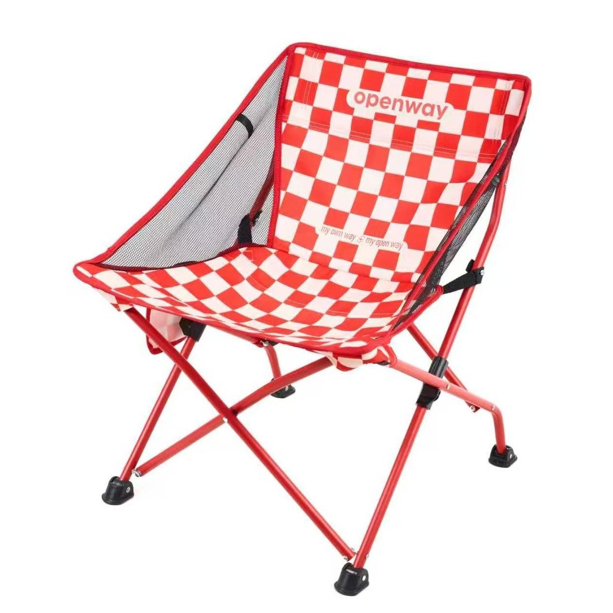 ผีเสื้อลายตารางแดงขาว