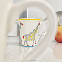 Tasse de dessin animé personnalisée et créative Couple Tasse en céramique Exquisite Bone China Slanted Mouth Mug