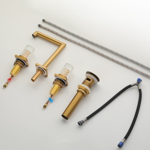 <span class=keywords><strong>Robinet</strong></span> de salle de bain à trois trous en verre cristal avec bec en U inversé à angle droit, finition or brossé - Product Image 6