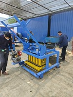 Machine mobile de fabrication de briques creuses en béton, petite machine automatique de fabrication de blocs de ciment