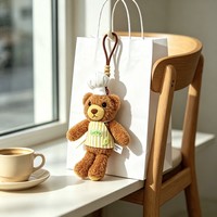 Porte-clés en peluche Ours Chef avec logo personnalisé, porte-tasse, ornement de tasse à café, breloque de sac, jouet en peluche, vente en gros, plusieurs couleurs disponibles