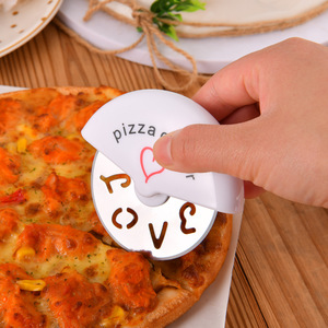 Roue de coupe-<span class=keywords><strong>pizza</strong></span> en acier inoxydable avec amour pour les cadeaux de fête de mariage dans une boîte - Product Image 3