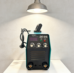 <span class=keywords><strong>Aparato</strong></span> <span class=keywords><strong>de</strong></span> Grado Industrial con Lectura Digital <span class=keywords><strong>de</strong></span> Corriente, Inversor IGBT y Estructura Externa Reforzada - Product Image 2