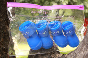 Bottes pour chien antidérapantes et imperméables réglables, protections de pattes en caoutchouc souple pour l'extérieur, la pluie et la neige - Product Image 5