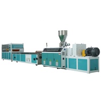 Machine automatique de fabrication de plinthes en PVC pour plinthes murales