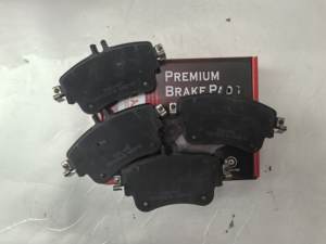 Pastillas de Freno Delanteras D1863-9092 para <span class=keywords><strong>Mercedes</strong></span> <span class=keywords><strong>Benz</strong></span> Clase <span class=keywords><strong>A</strong></span> A160/A180/A200/A220/A250 W176 <span class=keywords><strong>Hatchback</strong></span> 06/2012- - Product Image 3