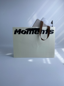 Sacs shopping en papier noir et blanc personnalisés avec poignée en corde, design minimaliste, sacs cadeaux pour emballage <span class=keywords><strong>de</strong></span> boutique <span class=keywords><strong>de</strong></span> détail - Product Image 3