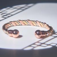 Bracelets magnétiques en cuivre 99,99 %, tressés à la main, design squelette, ajustables, minimalistes, bijoux de mode, cadeau avec vis