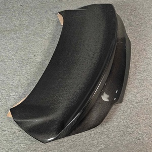 Для Infiniti G37 2-дверное купе 08-13: задняя крышка багажника в стиле Ducktail из карбона с отверстием для камеры - Product Image 6