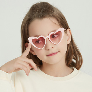 <span class=keywords><strong>Gafas</strong></span> <span class=keywords><strong>de</strong></span> Sol Infantiles con Forma <span class=keywords><strong>de</strong></span> Corazón, Moda 2022, <span class=keywords><strong>Gafas</strong></span> <span class=keywords><strong>de</strong></span> Sol con Forma <span class=keywords><strong>de</strong></span> Corazón <span class=keywords><strong>para</strong></span> <span class=keywords><strong>Niñas</strong></span>, <span class=keywords><strong>Gafas</strong></span> <span class=keywords><strong>de</strong></span> Sol <span class=keywords><strong>para</strong></span> Bebés - Product Image 1