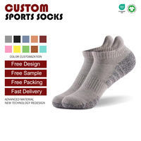 Chaussettes d'hiver épaisses personnalisées unisexes en coton respirant Crew pour adultes avec logo sur le bas pour la course à pied