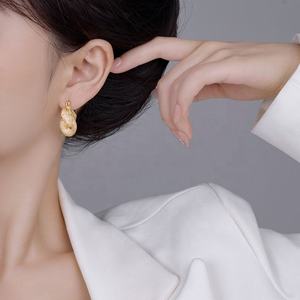 ต่างหูแบบติดหูทรงเจ้าหญิงชุบทองสำหรับผู้หญิง ประดับเพชรซิร์คอน - Product Image 5