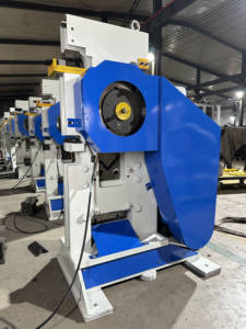 Nueva máquina de herrero hidráulica para punzonadora y plegadora de corte ciego Vertical de ángulo de acero, máquina perforadora y cizalla - Product Image 2