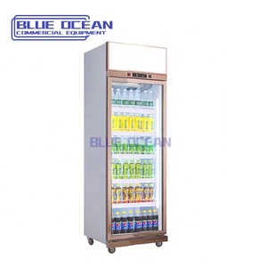 Refrigerador de exhibición de puerta de vidrio de temperatura única de ahorro de energía con soporte de piso de congelador de pantalla enorme acabado dorado - Product Image 1